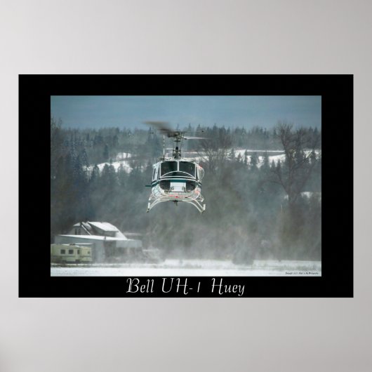 UH-1 Huey Hovering Poster (Voorkant)