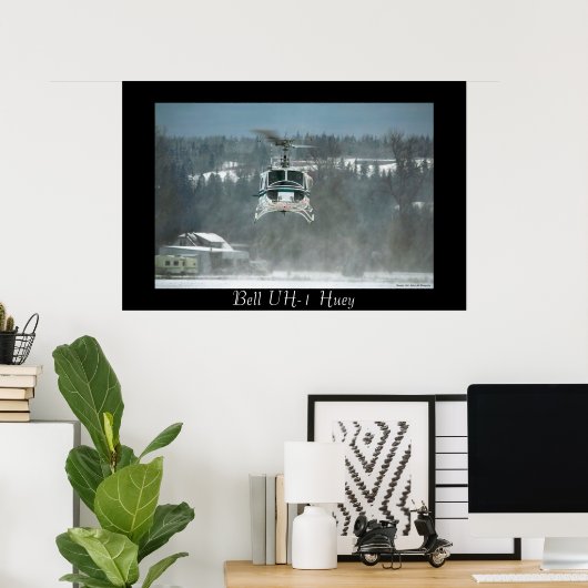 UH-1 Huey Hovering Poster (Thuiskantoor)