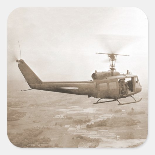 UH-1 Huey over Vietnam rijstvelden sticker (Voorkant)
