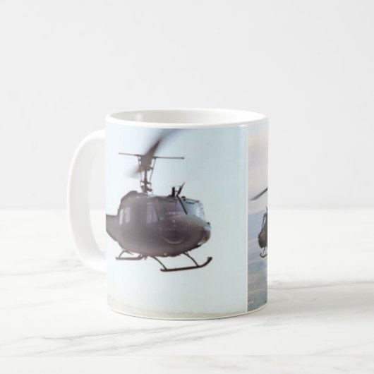 UH-1 Iroquois mok (Voorkant links)