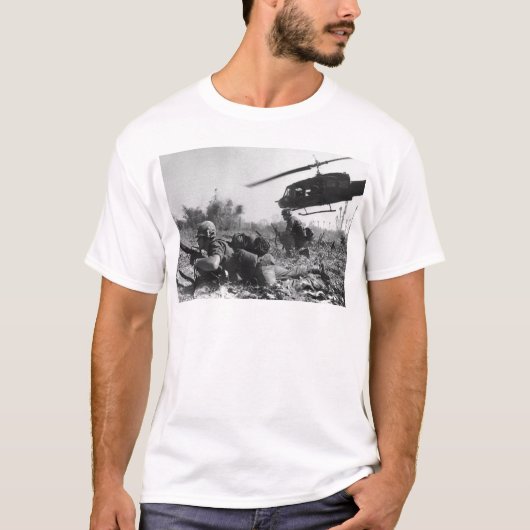 UH-1D-helikopter van Major Crandall in de Vietnamo T-shirt (Voorkant)