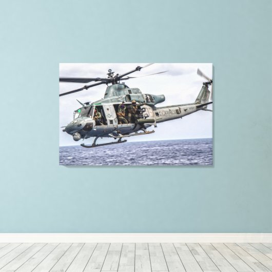 UH-1Y VENOM 24x36 Canvas Afdruk (Insitu (Houten vloer))