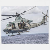 UH-1Y VENOM FLEECE DEKEN (Voorkant (Horizontaal))