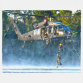 UH-60M ZWARTE HAWK FLEECE DEKEN (Voorkant (Horizontaal))