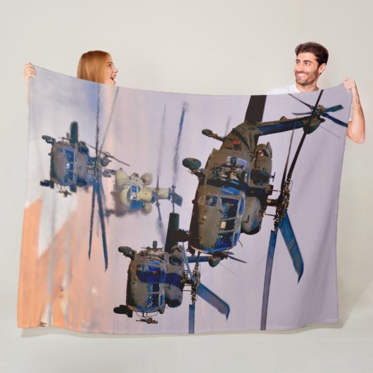 UH-60M ZWARTE HAWK FLEECE DEKEN (In situ)