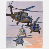 UH-60M ZWARTE HAWK FLEECE DEKEN (Voorkant)