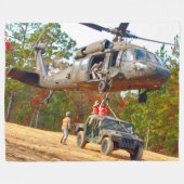 UH-60M ZWARTE HAWK FLEECE DEKEN (Voorkant (Horizontaal))
