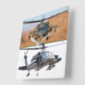 UH-60M ZWARTE HAWK VIERKANTE KLOK (Hoek)