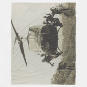 UH-I HUEY HELICOPTER FLEECE DEKEN (Voorkant)