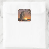 Uil bij zonsondergang vierkante sticker (Tas)