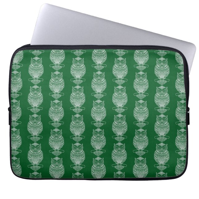 Uil (donkergroen) - Laptophoes Laptop Sleeve (Voorkant)