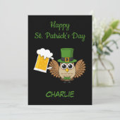 Uil drinkt bier St. Patrick's Day | Personaliseer Feestdagenkaart (Staand voorkant)