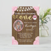 Uil Eerste Verjaardag Meisje Fotouitnodiging Kaart (Staand voorkant)