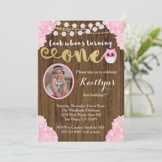 Uil Eerste Verjaardag Meisje Fotouitnodiging Kaart (Staand voorkant)
