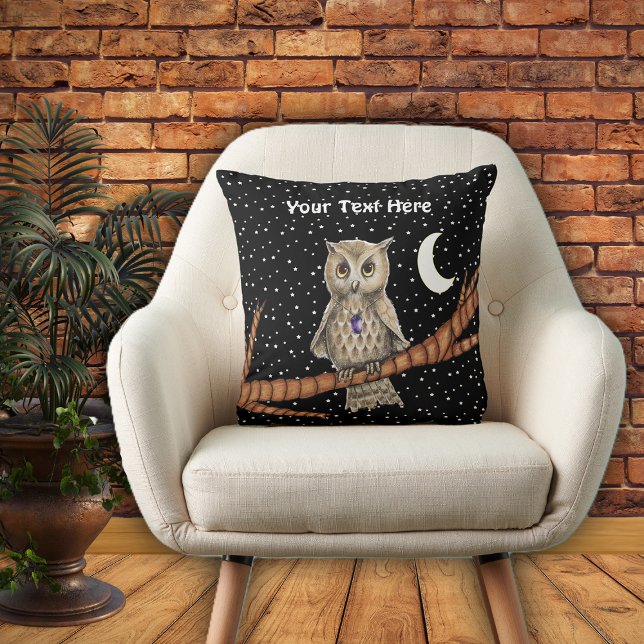 Uil Golden Eyes Crystal Ketting Moon Stars Zwart Kussen (Brown owl golden eyes purple crystal necklace on branch moon stars on black decorative pillow.)