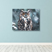 Uil in sneeuw Canvas Print (Insitu (Houten vloer))