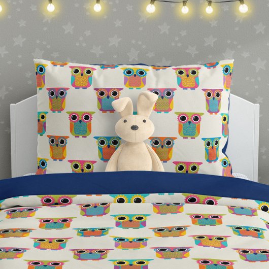 Uil met leuk patroon op crèmekleurige achtergrond kussensloop