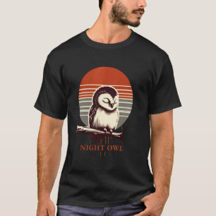 Uil op een tak met volle maan - Vintage Retro Illu T-shirt