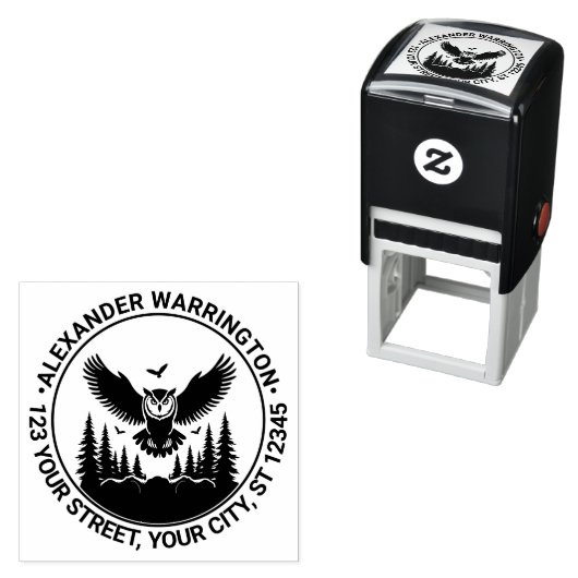 Uil vliegend vooraanzicht dennenbomen naam retoura  zelfinktende stempel (In situ)