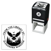 Uil vliegend vooraanzicht, zilversparren bibliothe  zelfinktende stempel (In situ)