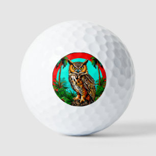 Uil zit op een rots golfballen