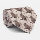 Uil zittend op boomtak Sepia Foto Stropdas (Opgerold)