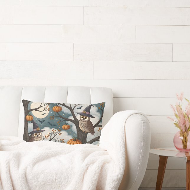 Uilen op takken dragen pet van heks kussen (Creator heeft geüpload)