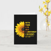 Uit angst voor onze democratie ben ik het met vrou kaart (Gele Bloem)