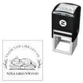 Uit de bibliotheek van | Kat op boek en elegante b Zelfinktende Stempel (In situ)