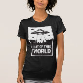 UIT DEZE WERELDWIJDE Bella Canvas T-Shirt (Voorkant)
