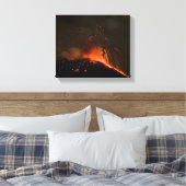 Uitbarstende vulkaan Tungurahua Canvas Afdruk (Insitu (Slaapkamer))