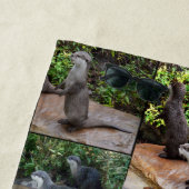 **"Uiterst Schattig: een fotocollage van otters Strandlaken (In situ)