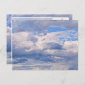 Uitgebreide blauwe hemel, verschillende cloudforma briefkaart (Voorkant / Achterkant)