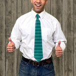 Uitgebreide look Blauwgroen strips voor nieuwe Str Stropdas<br><div class="desc">Het is niet brei,  maar dit gedrukte stripe ontwerp creëer de illusie van een handgemaakt stropdas met zijn zichtbare messen en paars hechtingen! Twee blauwgroen toon houdt het modern.</div>