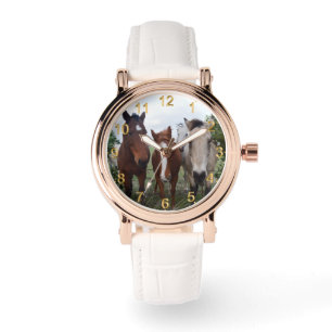 Uitgelaten haar, vier paarden vrienden, horloge