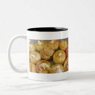 Uitgelekte appels tweekleurige koffiemok