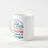Uitgeputte Chirurgische Technoloog Grappige Scrub Koffiemok (Voorkant links)
