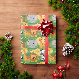 Uitgerolde cadeauverpakking met een speels jungle- cadeaupapier