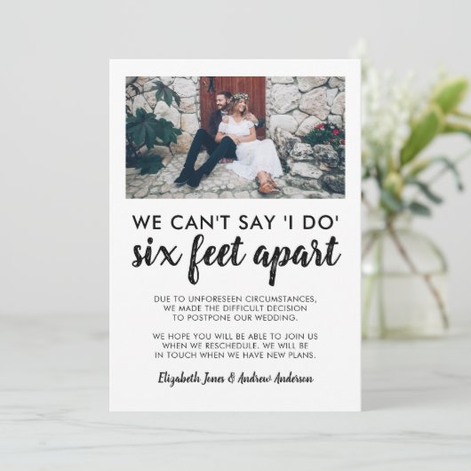 Uitgesteld Huwelijk Verander Datum Foto Six Feet A Aankondiging (Staand voorkant)