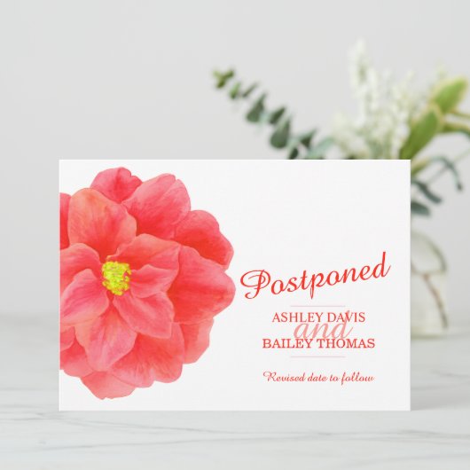 Uitgestelde rode camelia huwelijksannulering aankondiging (Staand voorkant)