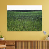 Uitgestrekt groen veld onder heldere hemel canvas afdruk (Insitu (Woonkamer))