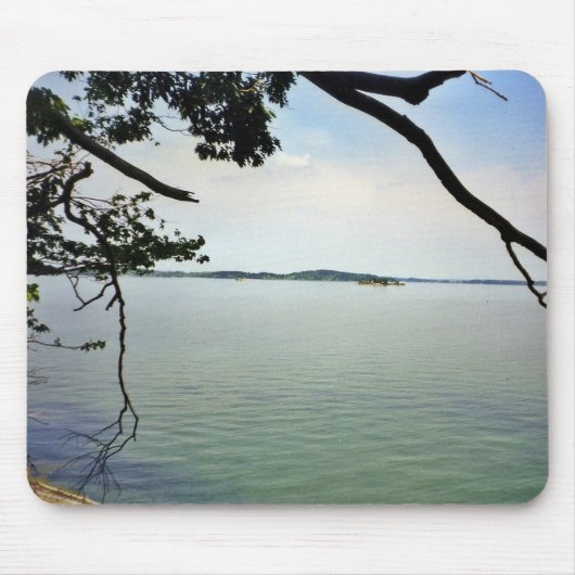 Uitkijkend over de rivier die op een muismat (Voorkant)