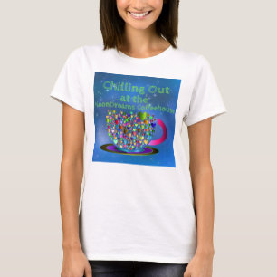Uitkoelen in het koffiehuis MoonDreams T-shirt