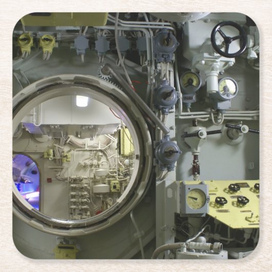 uitkomen op een oude retro-onderzeeër kartonnen onderzetters (Voorkant)