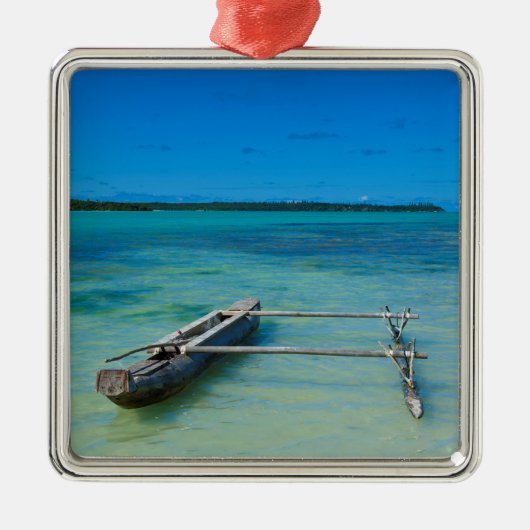 Uitkragende kano in ondiepe oceaan metalen ornament (Voorkant)