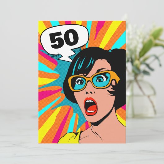 Uitnodiging 50ste verjaardag verraste vrouw pop ku (Staand voorkant)