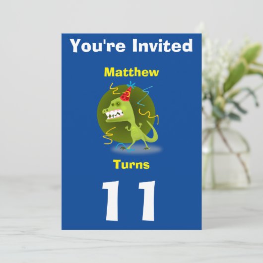 Uitnodiging Aangepaste Dinosaurus- Verjaardag-voeg (Staand voorkant)