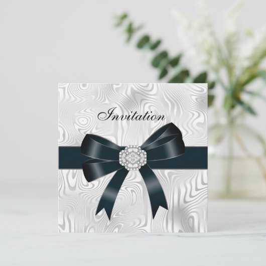 Uitnodiging Alle keren Abstract Zilverwitte Bow (Staand voorkant)