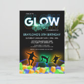 Uitnodiging Boys Glow Trampoline Park Feestje (Staand voorkant)