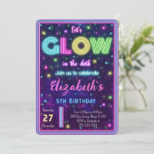 Uitnodiging met bewerkbare gloed (Staand voorkant)